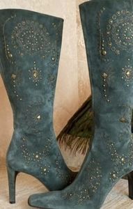 Donald Pliner high heel sued boots